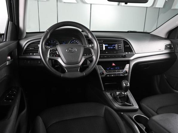 Hyundai Elantra VI (AD) с пробегом 2016 года, цена 1 399 000 рублей, 96075 км, седан, Автокод Объявления