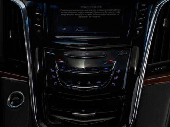 Cadillac Escalade IV с пробегом 2016 года, цена 2 749 000 рублей, 304197 км, внедорожник, Автокод Объявления