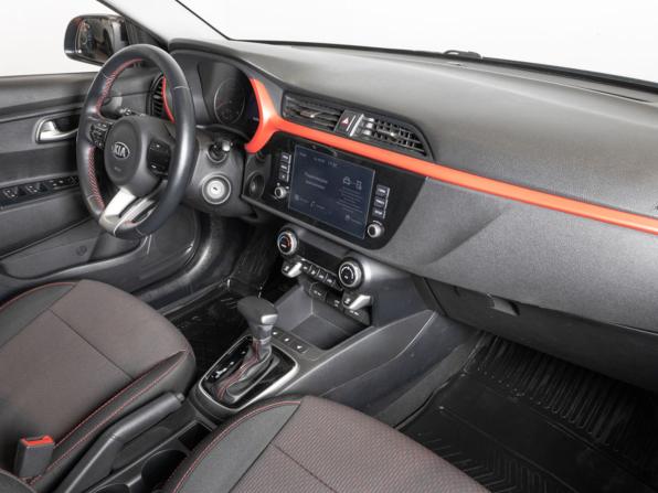Kia Rio IV Рестайлинг с пробегом 2020 года, цена 1 699 894 рубля, 134200 км, хэтчбек, Автокод Объявления