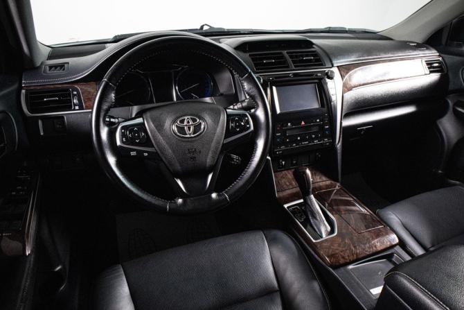 Toyota Camry VII (XV50) Рестайлинг 2 с пробегом 2017 года, цена 2 299 000 рублей, 156704 км, седан, Автокод Объявления