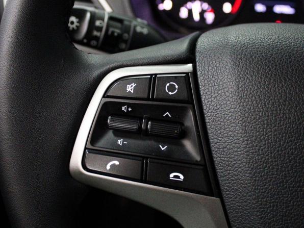 Hyundai Solaris II с пробегом 2017 года, цена 1 399 000 рублей, 42700 км, седан, Автокод Объявления