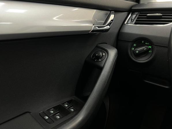 Skoda Octavia III (A7) с пробегом 2017 года, цена 1 670 000 рублей, 152224 км, лифтбек, Автокод Объявления
