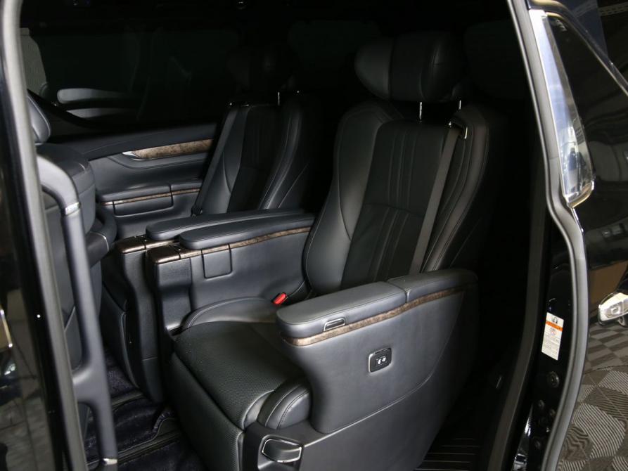 Toyota Alphard III Рестайлинг Санкт-Петербург  - изображение 16