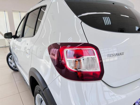 Renault Sandero II Рестайлинг с пробегом 2019 года, цена 1 130 000 рублей, 98200 км, хэтчбек, Автокод Объявления