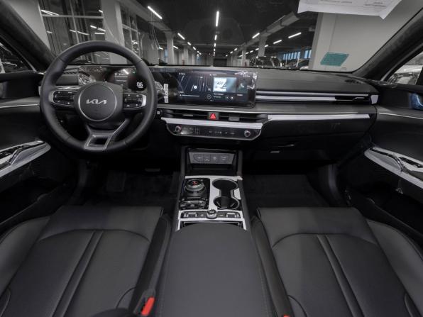 Kia K5 III Рестайлинг с пробегом 2026 года, цена 4 700 000 рублей, 11 км, седан, Автокод Объявления