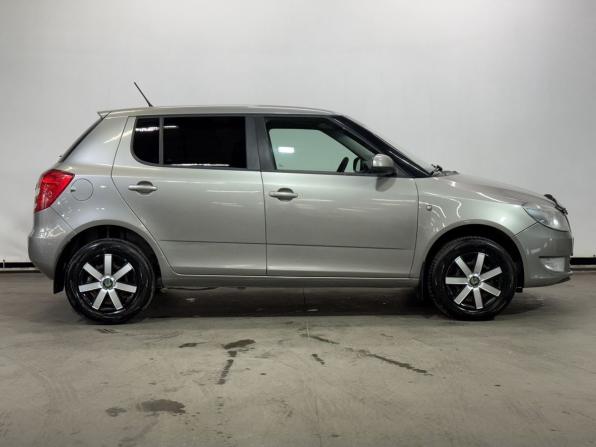 Skoda Fabia II Рестайлинг с пробегом 2011 года, цена 689 000 рублей, 118817 км, хэтчбек, Автокод Объявления