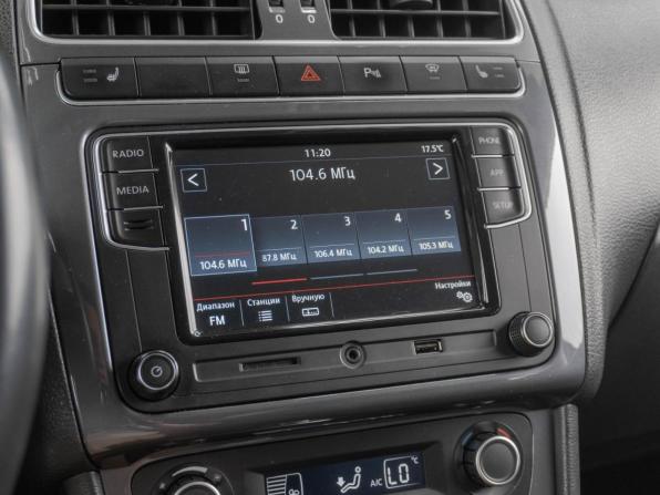 Volkswagen Polo V Рестайлинг с пробегом 2019 года, цена 1 399 000 рублей, 89136 км, седан, Автокод Объявления