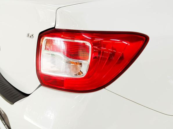 Renault Logan II Рестайлинг с пробегом 2020 года, цена 954 600 рублей, 42575 км, седан, Автокод Объявления