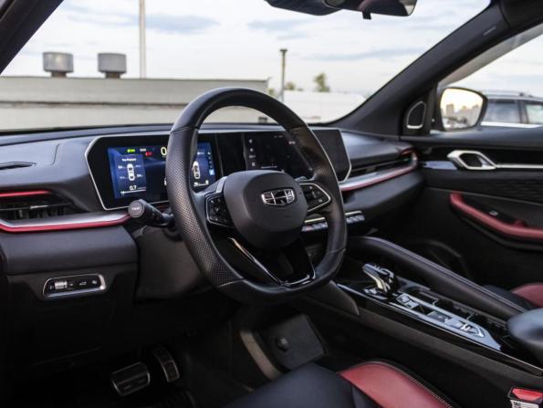 Geely Coolray I Рестайлинг с пробегом 2023 года, цена 1 999 000 рублей, 25400 км, внедорожник, Автокод Объявления