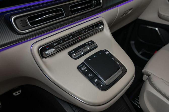 Новый Mercedes-Benz V-Класс III (W447) Рестайлинг 2 2024 года, цена 15 900 000 рублей, минивэн, Автокод Объявления