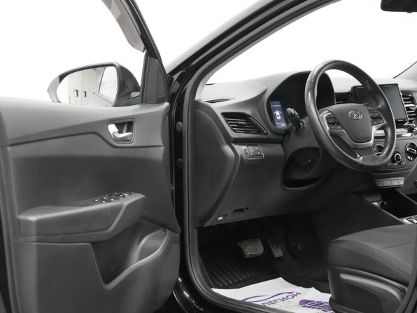 Hyundai Solaris II Рестайлинг с пробегом 2020 года, цена 1 370 000 рублей, 68000 км, седан, Автокод Объявления