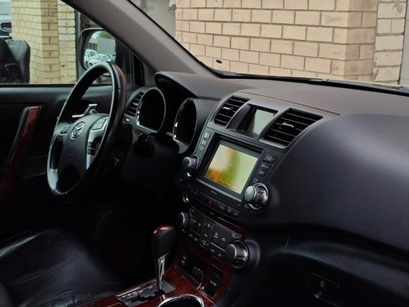 Toyota Highlander II (XU40) Рестайлинг с пробегом 2011 года, цена 1 689 000 рублей, 140000 км, внедорожник, Автокод Объявления