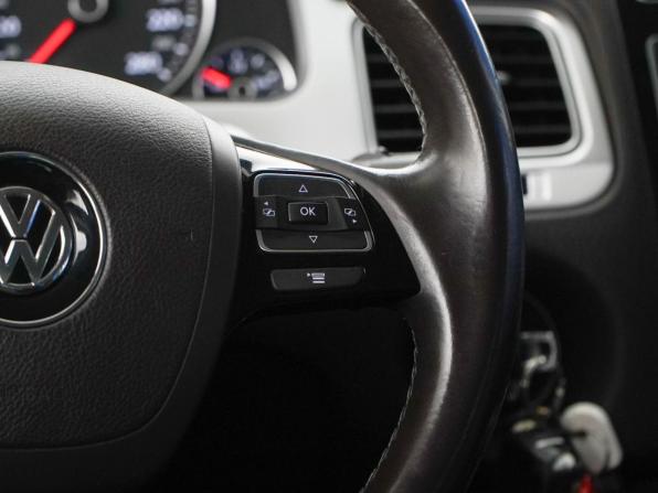 Volkswagen Touareg II Рестайлинг с пробегом 2015 года, цена 2 500 000 рублей, 136980 км, внедорожник, Автокод Объявления