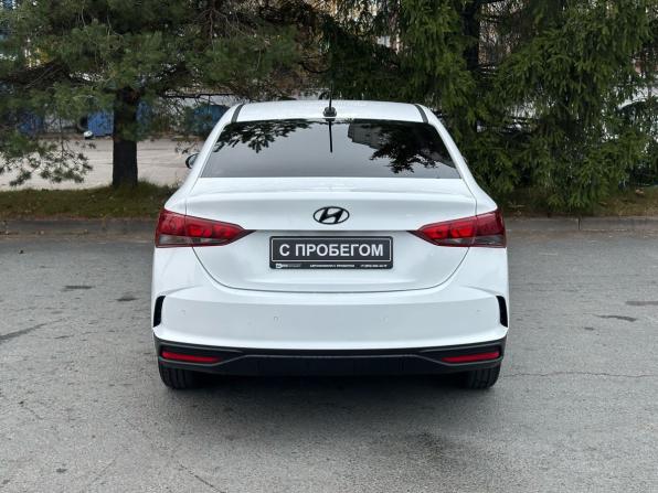 Hyundai Solaris II Рестайлинг с пробегом 2021 года, цена 1 359 000 рублей, 130418 км, седан, Автокод Объявления