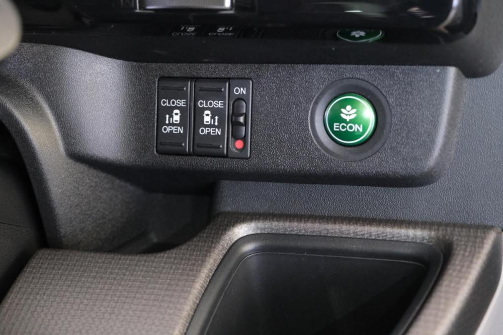 Honda Stepwgn V Рестайлинг Омск  - изображение 10
