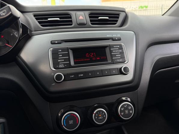 Kia Rio III Рестайлинг с пробегом 2015 года, цена 1 200 000 рублей, 37000 км, хэтчбек, Автокод Объявления
