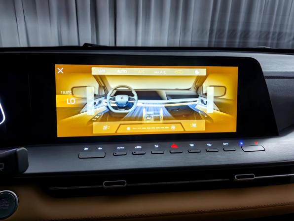Changan Hunter Plus с пробегом 2024 года, цена 2 599 000 рублей, 93303 км, пикап, Автокод Объявления