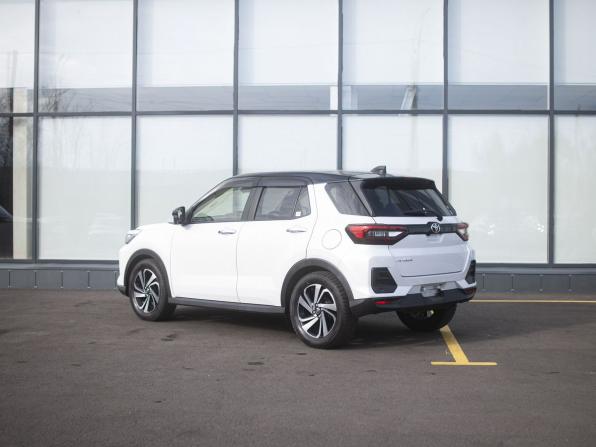Toyota Raize I с пробегом 2020 года, цена 1 730 000 рублей, 31616 км, внедорожник, Автокод Объявления