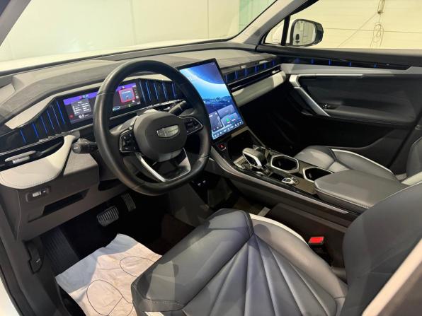 Geely Atlas II с пробегом 2024 года, цена 3 150 000 рублей, 18001 км, внедорожник, Автокод Объявления