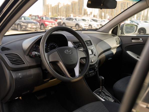Hyundai Solaris I Рестайлинг с пробегом 2016 года, цена 1 039 000 рублей, 131583 км, седан, Автокод Объявления