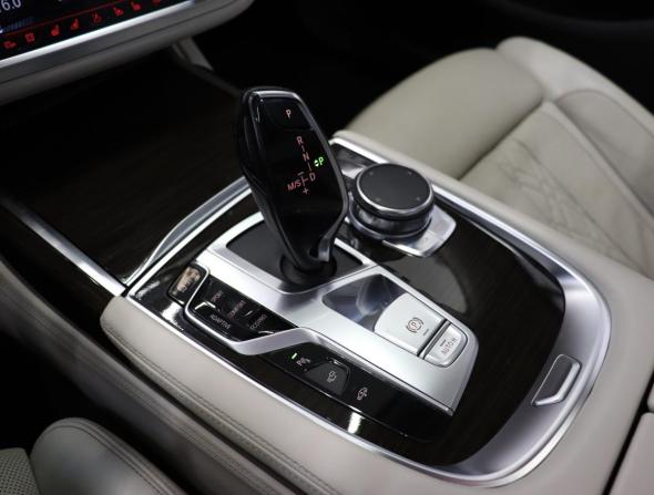 BMW 7 серии VI (G11/G12) с пробегом 2015 года, цена 3 390 000 рублей, 108663 км, седан, Автокод Объявления