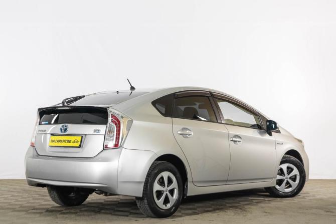 Toyota Prius III Рестайлинг (XW30) с пробегом 2013 года, цена 1 279 000 рублей, 300000 км, лифтбек, Автокод Объявления