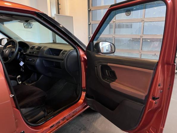 Skoda Fabia II с пробегом 2007 года, цена 300 000 рублей, 325254 км, хэтчбек, Автокод Объявления
