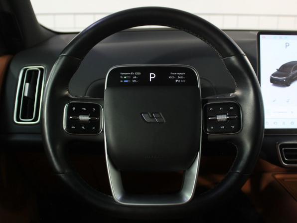 Li Auto (Lixiang) L9 I Рестайлинг с пробегом 2024 года, цена 7 100 000 рублей, 56298 км, внедорожник, Автокод Объявления