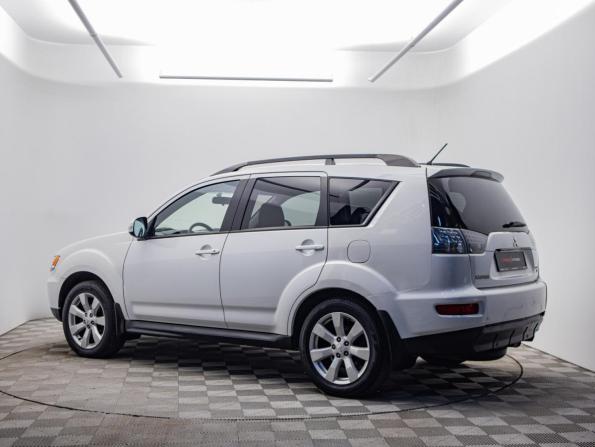 Mitsubishi Outlander II Рестайлинг с пробегом 2011 года, цена 1 024 000 рублей, 273100 км, внедорожник, Автокод Объявления