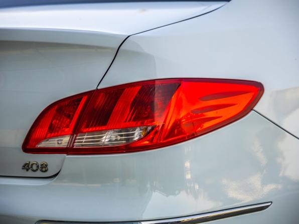 Peugeot 408 I с пробегом 2012 года, цена 1 098 000 рублей, 91140 км, седан, Автокод Объявления