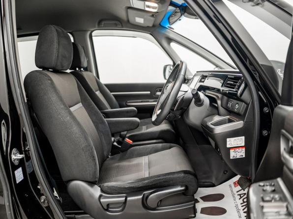 Honda Stepwgn V Рестайлинг с пробегом 2019 года, цена 2 250 000 рублей, 62617 км, минивэн, Автокод Объявления