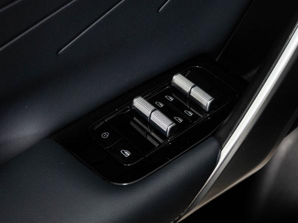 Geely Atlas II с пробегом 2024 года, цена 3 098 000 рублей, 23500 км, внедорожник, Автокод Объявления