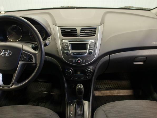 Hyundai Solaris I Рестайлинг с пробегом 2015 года, цена 1 040 000 рублей, 131024 км, седан, Автокод Объявления