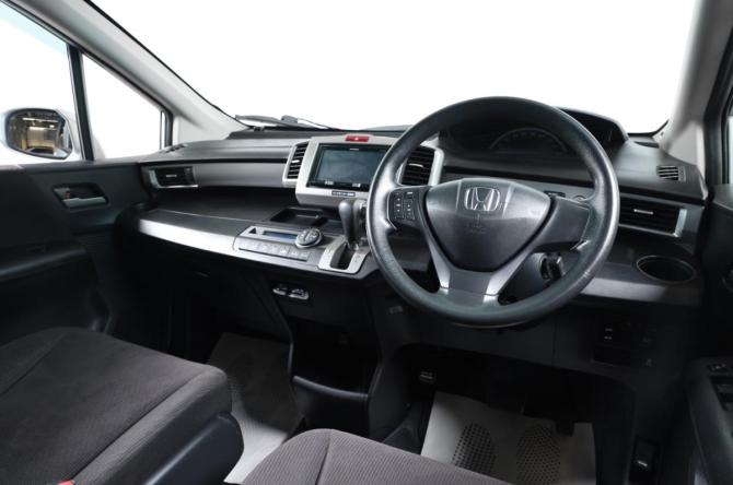 Honda Freed I Рестайлинг 2 с пробегом 2015 года, цена 1 099 000 рублей, 148000 км, компактвэн, Автокод Объявления
