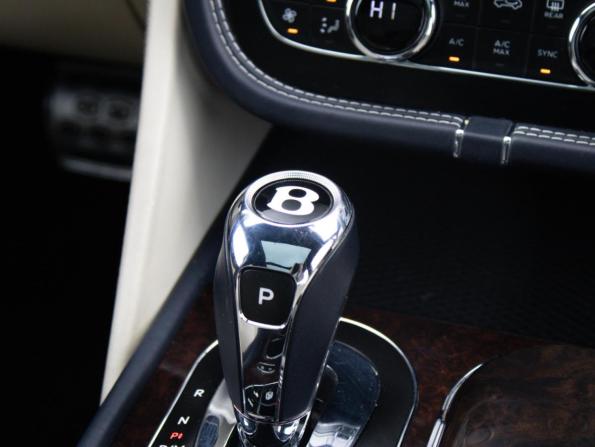 Bentley Bentayga I с пробегом 2016 года, цена 7 100 000 рублей, 143231 км, внедорожник, Автокод Объявления