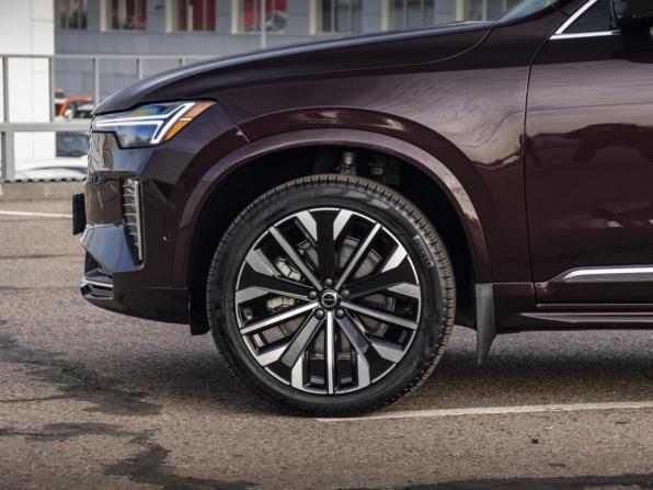 Volvo XC90 II Рестайлинг 2 с пробегом 2025 года, цена 9 490 000 рублей, 957 км, внедорожник, Автокод Объявления