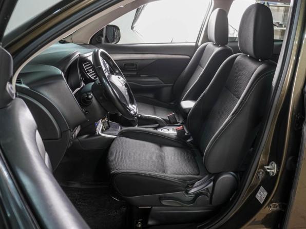 Mitsubishi Outlander III Рестайлинг 2 с пробегом 2017 года, цена 1 699 000 рублей, 179653 км, внедорожник, Автокод Объявления