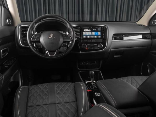Mitsubishi Outlander III Рестайлинг 3 с пробегом 2022 года, цена 3 710 000 рублей, 6357 км, внедорожник, Автокод Объявления