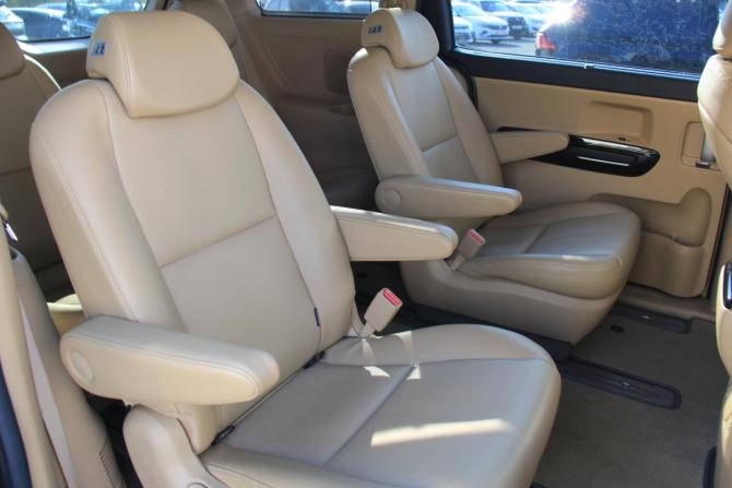 Kia Carnival III с пробегом 2019 года, цена 2 940 300 рублей, 118124 км, минивэн, Автокод Объявления