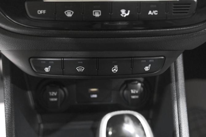 Hyundai Solaris II Рестайлинг с пробегом 2021 года, цена 1 669 000 рублей, 89000 км, седан, Автокод Объявления