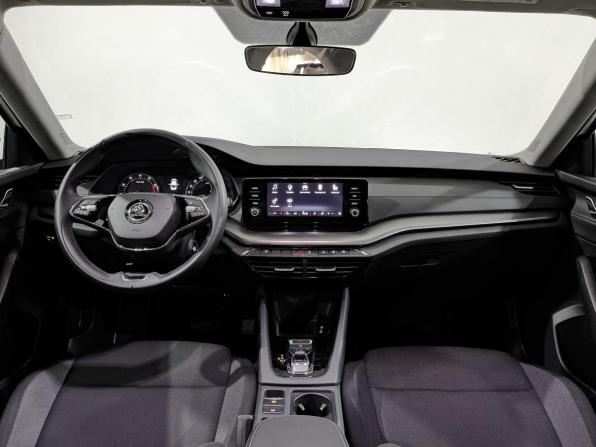 Skoda Octavia IV (A8) с пробегом 2021 года, цена 2 425 000 рублей, 53778 км, лифтбек, Автокод Объявления