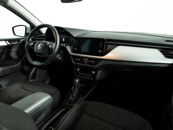 Skoda Rapid II с пробегом 2021 года, цена 1 889 000 рублей, 52602 км, лифтбек, Автокод Объявления