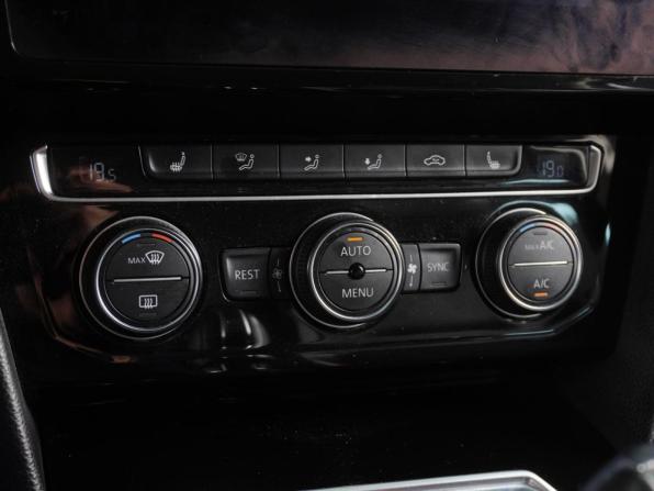 Volkswagen Passat B8 с пробегом 2019 года, цена 2 449 000 рублей, 134499 км, седан, Автокод Объявления