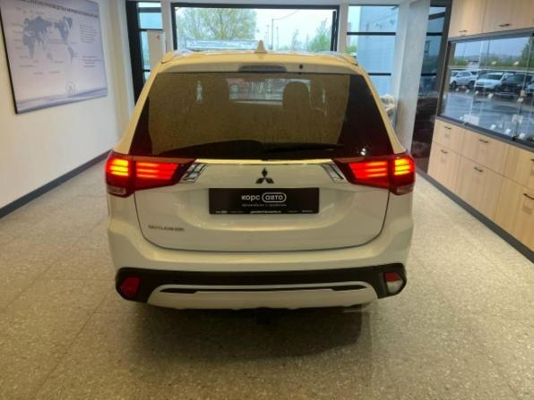 Mitsubishi Outlander III Рестайлинг 3 с пробегом 2020 года, цена 2 277 000 рублей, 123019 км, внедорожник, Автокод Объявления