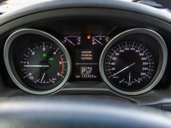 Toyota Land Cruiser 200 Series Рестайлинг 1 с пробегом 2015 года, цена 4 798 000 рублей, 122353 км, внедорожник, Автокод Объявления