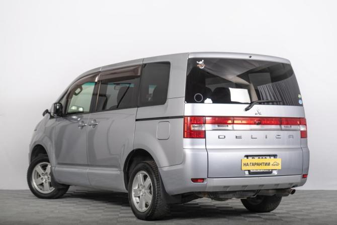 Mitsubishi Delica D:5 I с пробегом 2013 года, цена 1 499 000 рублей, 213000 км, минивэн, Автокод Объявления