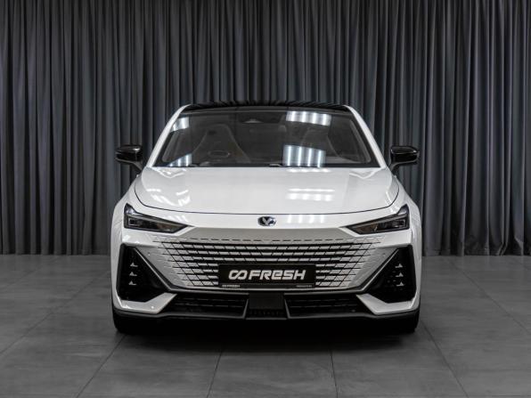 Changan UNI-V I с пробегом 2023 года, цена 2 099 000 рублей, 39774 км, лифтбек, Автокод Объявления