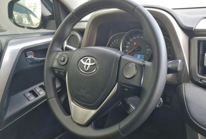 Toyota RAV4 IV (XA40) с пробегом 2014 года, цена 1 860 000 рублей, 155197 км, внедорожник, Автокод Объявления