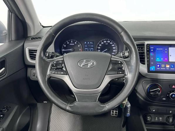 Hyundai Solaris II с пробегом 2017 года, цена 945 000 рублей, 172314 км, седан, Автокод Объявления