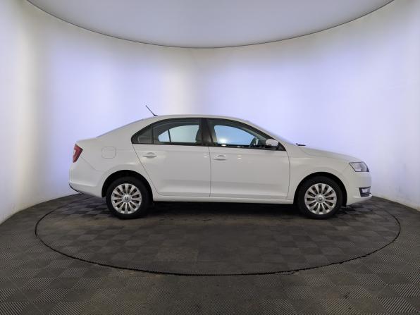 Skoda Rapid I Рестайлинг с пробегом 2019 года, цена 1 300 000 рублей, 99438 км, лифтбек, Автокод Объявления